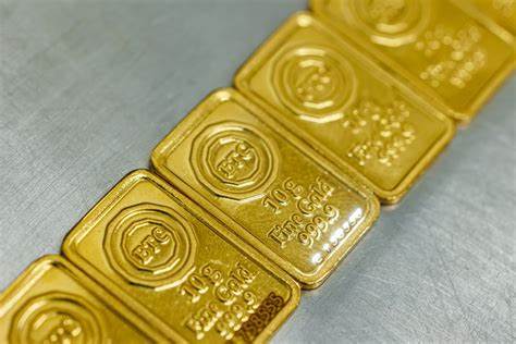 Gold Gains as Investors Digest Bessent Comments, Await Fed