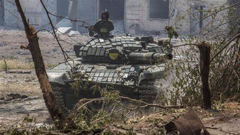 Ukraine-Krieg im Liveticker: +++ 08:26 Ukrainischer Mangel an Artilleriemunition überwunden - Bericht über Probleme bei Russen