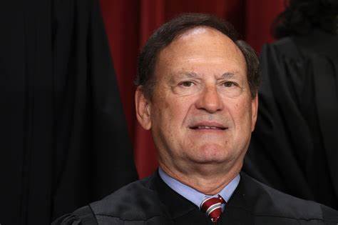 Justice Alito Reported $900 Concert Tickets From a German Princess