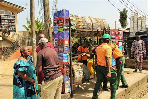 Panik, als die nigerianische Regierung das Vorgehen gegen Devisenhändler auf der Straße wieder aufnimmt | - Wirtschaftspost Nigeria
