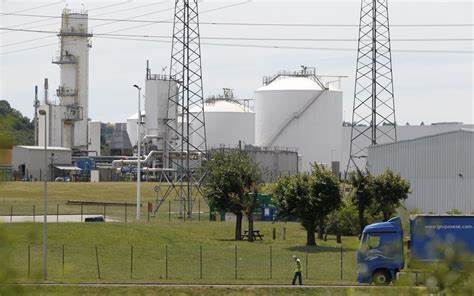 Air Products lowers full-year profit forecast, shares fall