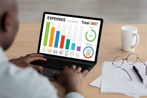 Show HN: Invoice and Expense Tracker with AI Advisors for SMBs