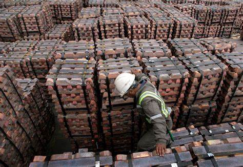 Copper Rises on Weaker Dollar, Inventory Draws