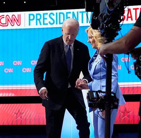 Panik nach dem TV-Duell Wie die Demokraten Biden noch austauschen könnten