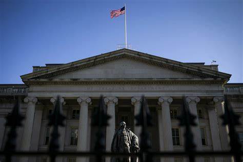 Traders Reel In Fed Cut Bets as Strong Job Data Drags on Bonds