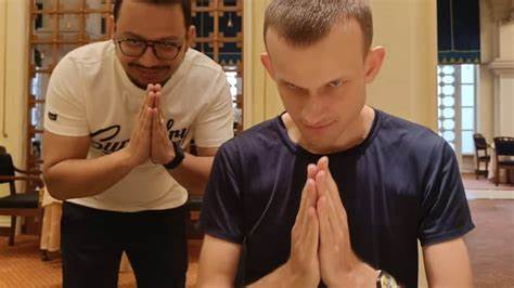Ethereum co-founder enjoys ‘ghevar cake’ in Bengaluru on crypto's 8th birthday - Hindustan Times