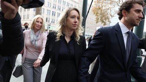 Theranos-Gründerin Elizabeth Holmes wegen Betrugs inhaftiert – BBC.com
