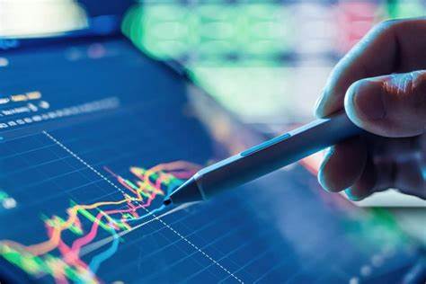 SPY Attracts $3.9B in Assets Despite Market Pullback
