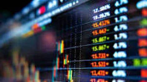 Column-Funds hold bullish corn and soybean bets steady as trade talks await clarity: Braun