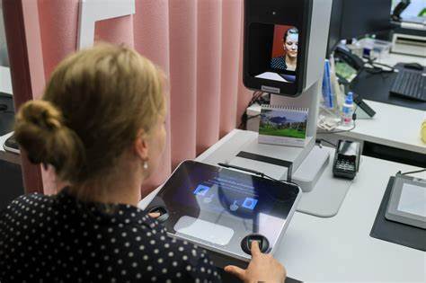 'Machines don't work ': The problem of getting digital ID photos in Germany