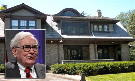Warren Buffett Famously Bought His House For $31,500 —But When He Got Married With $10K, He Let His Wife Choose: Buy A Home Or Keep Investing