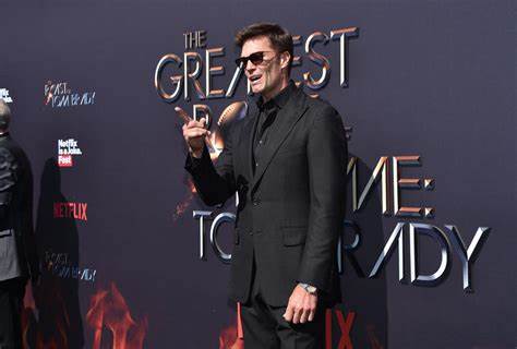 Braten von Tom Brady: Top-Highlights aus dem schlüpfrigen Netflix-Special – Yahoo Sports
