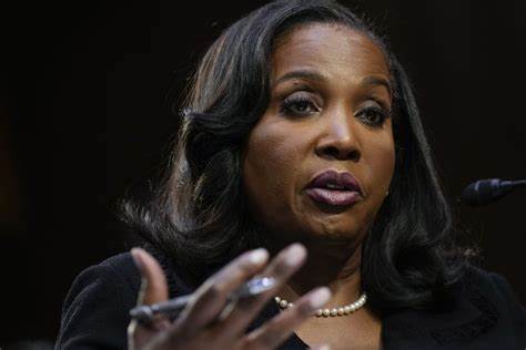 Fed's Cook Sees Signs of Stress in Subprime Borrowers