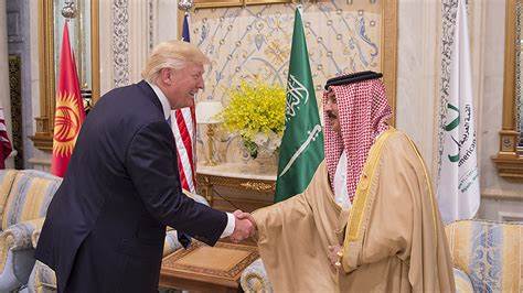 Palantir's biggest bull drops stock update after CEO joins Trump for Saudi visit
