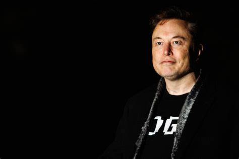 Elon Musk’s AI company acquires X, raising concerns about data centralization