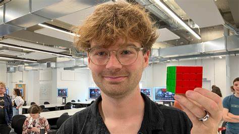 Student's robot obliterates 4x4 Rubik's Cube world record