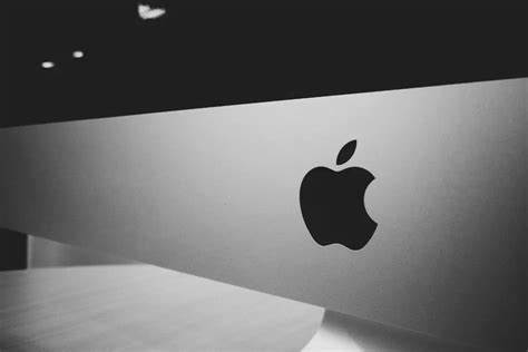 Market’s New Hope for Apple (AAPL) ‘Super Cycle’ After AI Dissappointment: iPhone Air