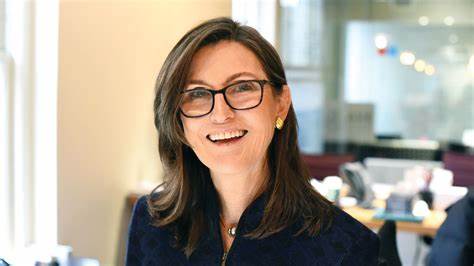 Cathie Wood’s ARK Unloads Almost $100M Circle Shares, Still Bullish on Stablecoin Giant