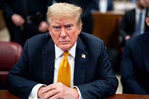Trump Officials Are Keeping Ties to His Social Media Company