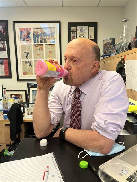 Jim Cramer Dumps Super Micro Computer (SMCI): “Not So Super – Go with Dell