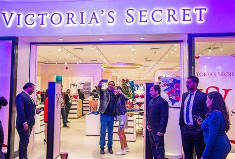 Barington urges Victoria’s Secret to overhaul leadership board