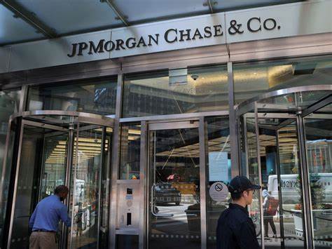 Asset Management: JPMorgan’s infighting over prized wealth clients