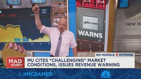 Jim Cramer on Micron (MU): “No Catalyst, But You’re Buying Near the Low End