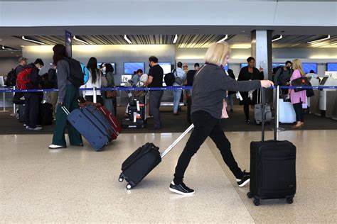 Flyer beware: Don't fall for this airline customer service scam