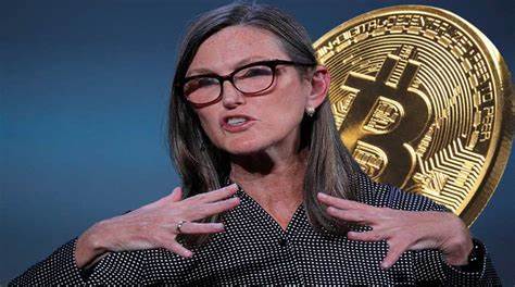 Cathie Wood Juggles Crypto Portfolio: Adds Robinhood, Offloads $5M Of This Stock Amid Multi-Month High, Bitcoin ETF Hype