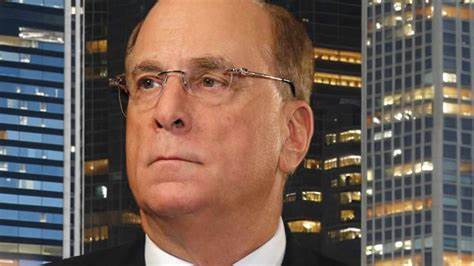 BlackRock CEO warns dollar could lose reserve status to Bitcoin