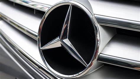 Mercedes revenue and profit declines in Q1 2025, warns of tariff impact