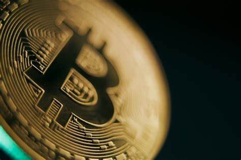 Crypto Trader Says 'Beware of June' - Bitcoin Cycle Analysis Points to Critical Moment