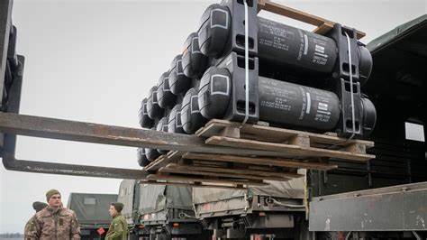 Die USA haben weitere Milliardenhilfen für die Ukraine beschlossen. Russland warnt vor zermürbendem Kriegsverlauf wie in Vietnam oder Afghanistan.

