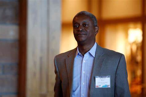 Bostic Says Fed Policy Is 'Mildly Restrictive'