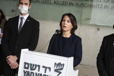 Israel-Iran-Konflikt: Joe Biden sichert Unterstützung zu, Annalena Baerbock warnt vor Chaos
