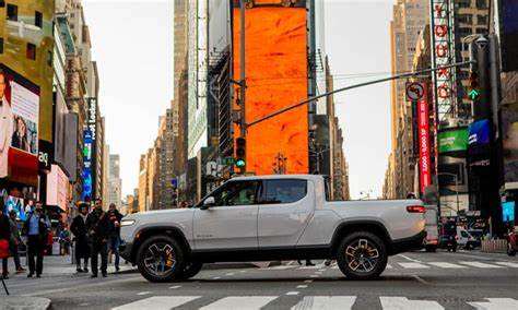 Polling Indicates Tesla's Popularity has Plunged: Should Investors Buy Rivian Stock Now?
