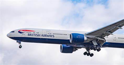 A plane full of passengers was evacuated moments before takeoff after a bomb threat was emailed to air traffic control - Business Insider