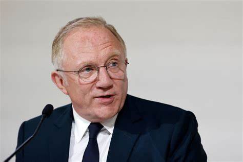 Renault boss De Meo quits, with reports of switch to Gucci-owner Kering