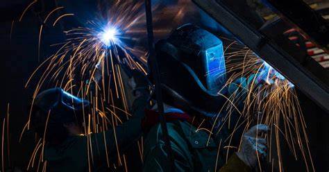 US manufacturing sectors slump deepens in April