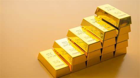 Gold Drops as Easing Trade Anxiety Cools Haven Demand