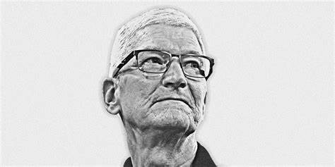 Tim Cook's Bad Year Keeps Getting Worse