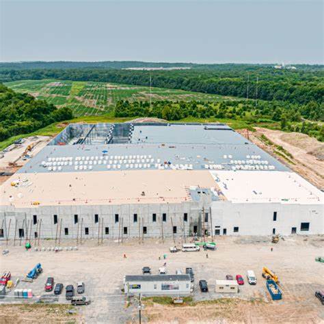CNG, Elopak, Hotpack, IP expanding US operations