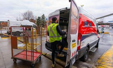 Canada Post report recommends phasing out daily door-to-door mail delivery