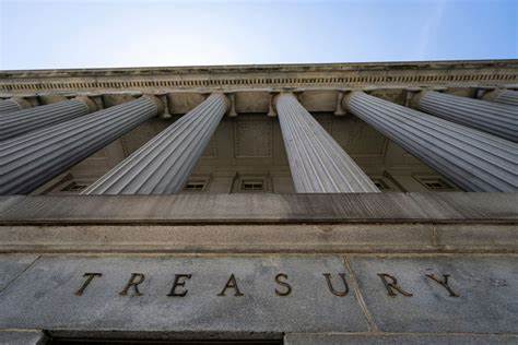 US Treasuries Gain as Traders Eye Inflation for Clues on Fed