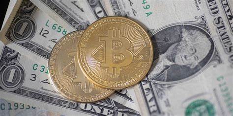These 8 fintechs are launching crypto-reward programs for spending instead of points and miles - Business Insider