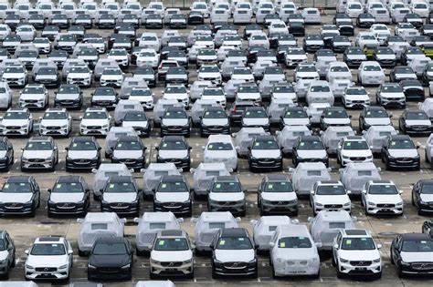 Volvo Cars cutting 3,000 jobs to reduce costs