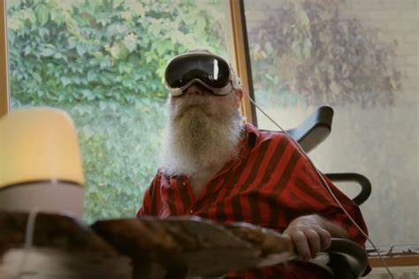 Apple, Synchron develop tech that lets people control its devices with thoughts