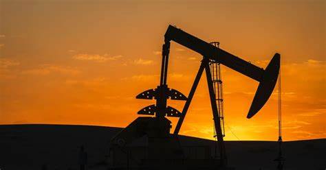 Oil’s Rarest ‘Smile’ Fascinates Morgan Stanley as Glut Looms