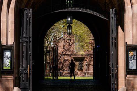 Yale Nears Deal to Sell $2.5 Billion of Private Equity Stakes