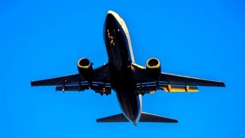 United racks up 3 Boeing incidents in a week after aircraft runs off taxiway shortly after landing - Fortune